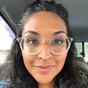 Meet your Posher, Angela